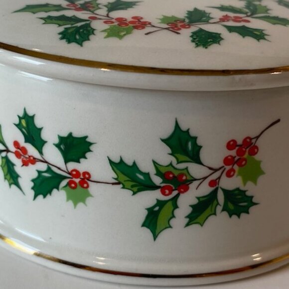 Vintage Sadler England Holly lidded Trinket box - Picture 3 of 9